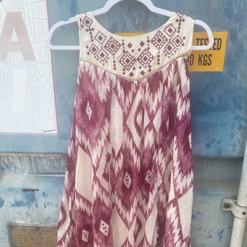 Cute flowy summer dress.